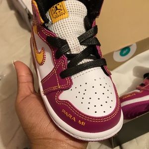 Jordan 1 Mid